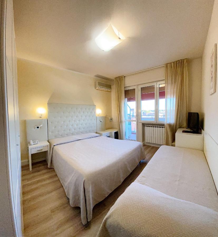 Hotel Nuova Sabrina Marina di Pietrasanta Exterior foto