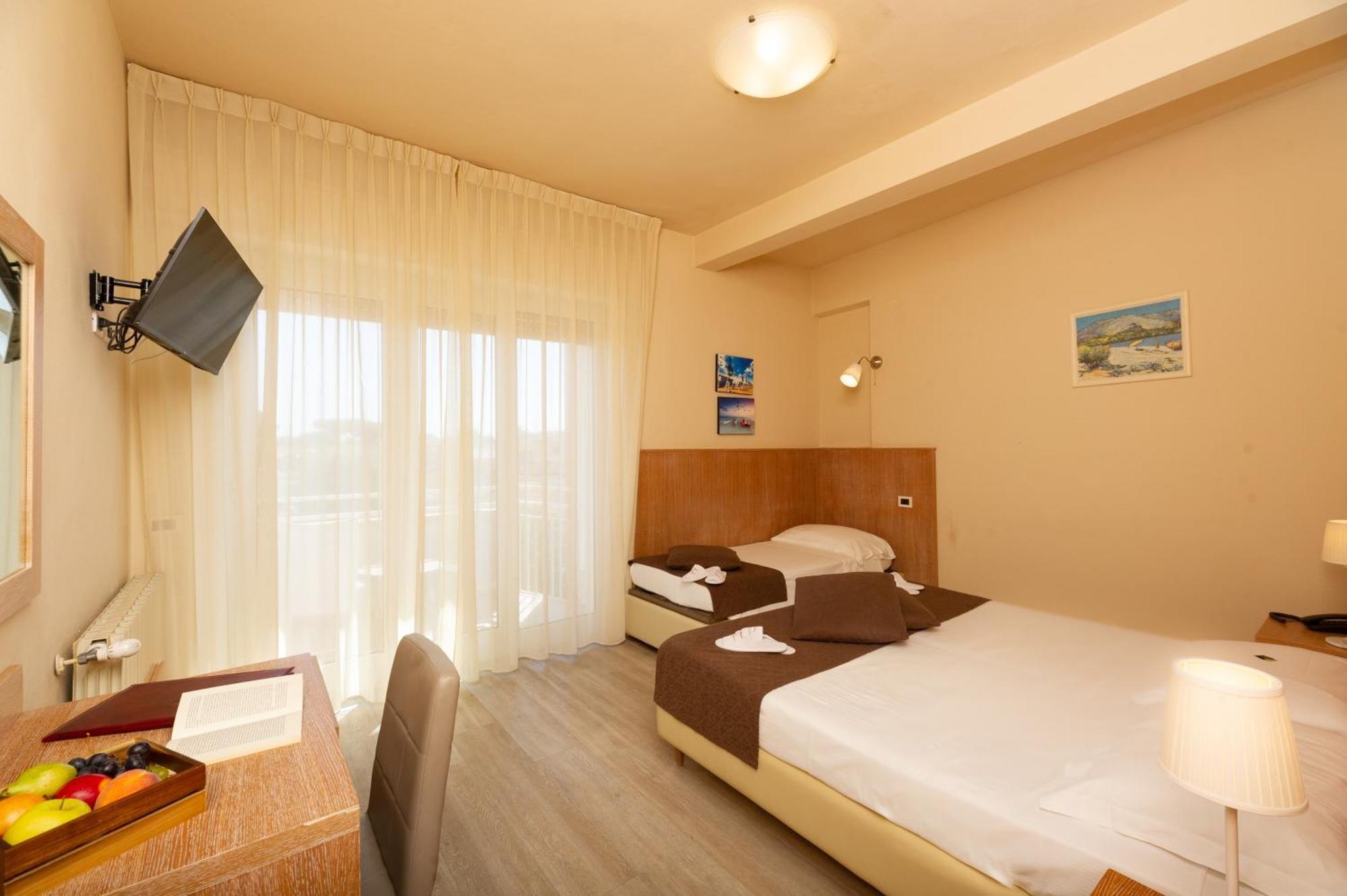 Hotel Nuova Sabrina Marina di Pietrasanta Exterior foto