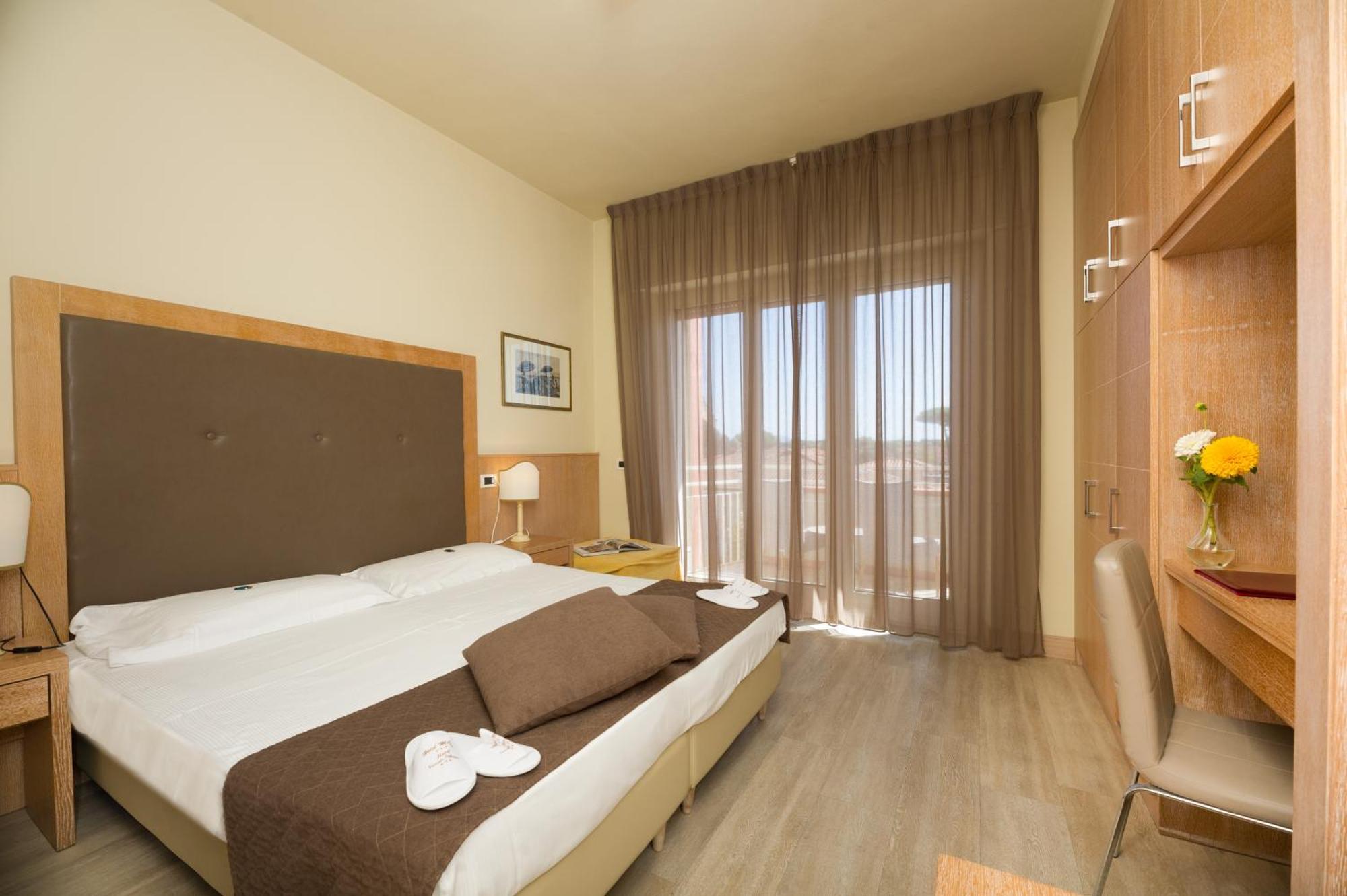Hotel Nuova Sabrina Marina di Pietrasanta Exterior foto