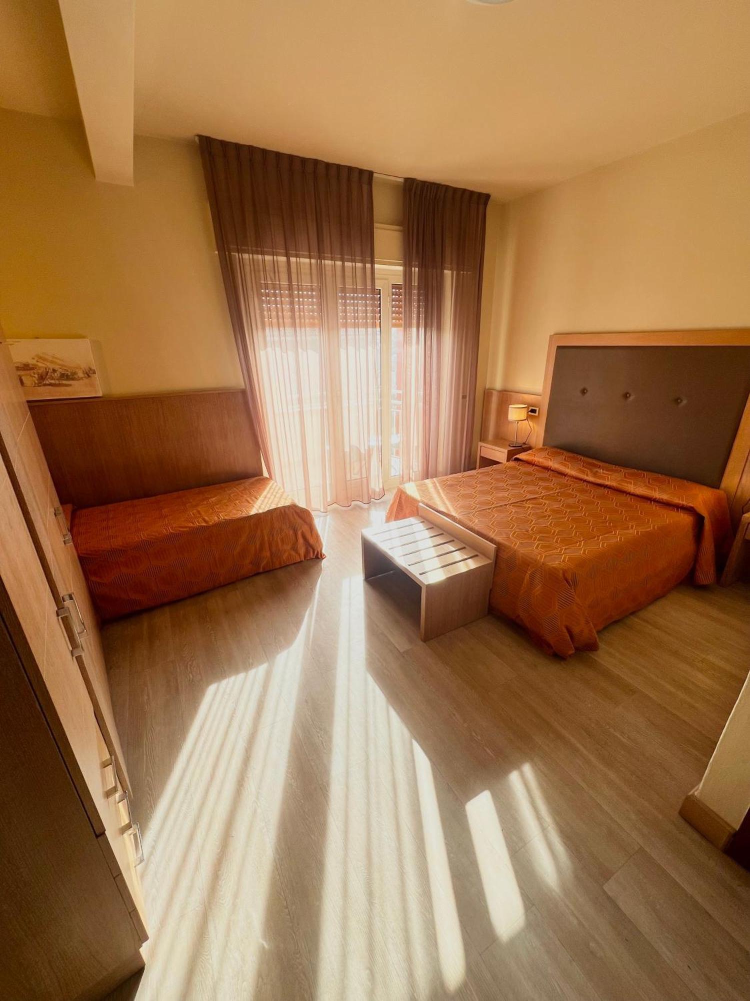 Hotel Nuova Sabrina Marina di Pietrasanta Exterior foto